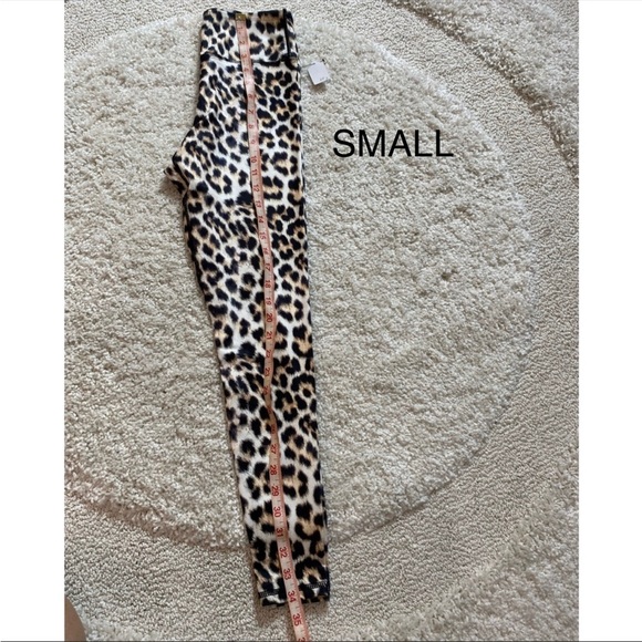 Animal print high waisted leggings small NWT - Picture 9 of 15